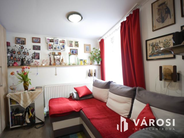 108 m²-es különleges otthon saját udvarral