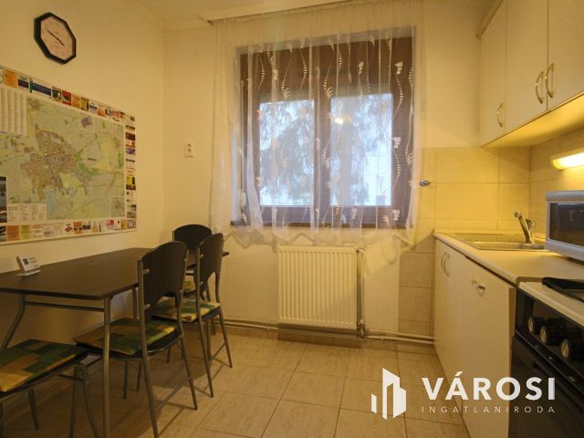 Penza lakótelepen földszinti, 52 m2 tégla lakás kiadó.