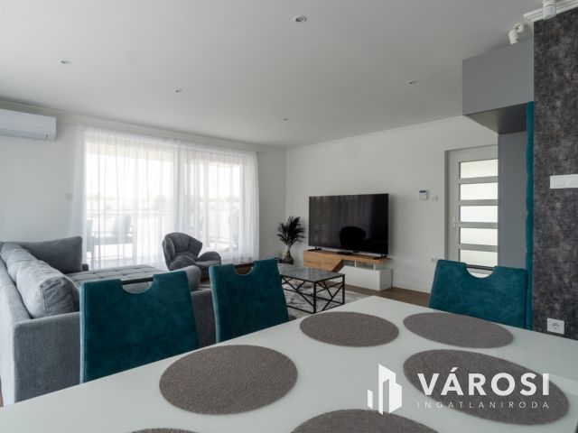 Prémium penthouse Siófokon medencével