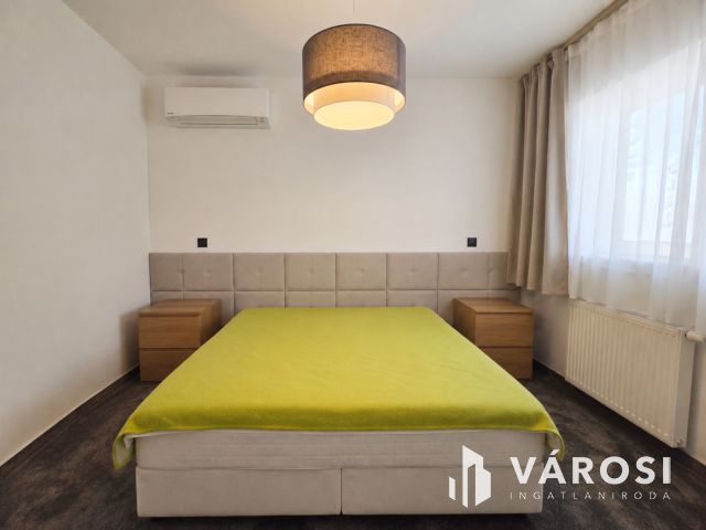 Exkluzív Penthouse lakás kiadó a Belváros szívében