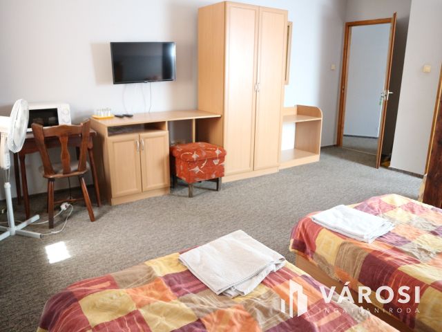 Kaposvár azonnal prémiumbevétel,felszerelt apartman-étterem