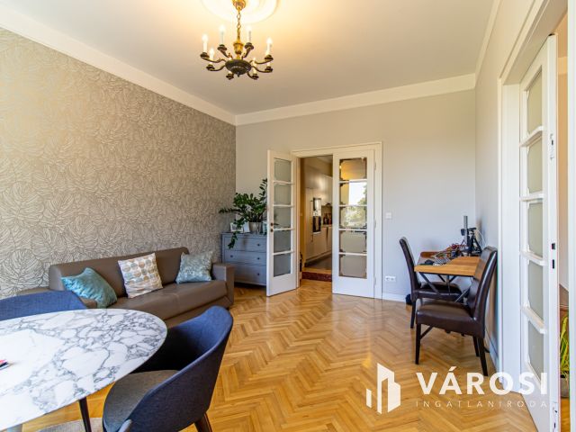 Minden igényt kielégítő, dunai panorámás, prémium otthon