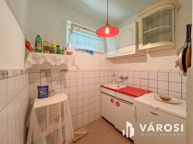 Tégla falazatú nyaraló Városerőn