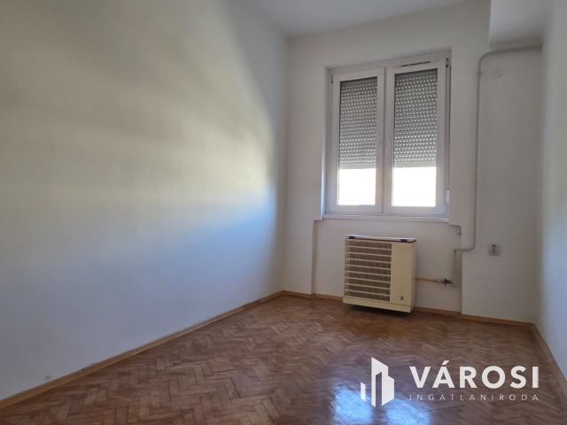 Kedvező árú, kétszobás lakás a Vásártéren