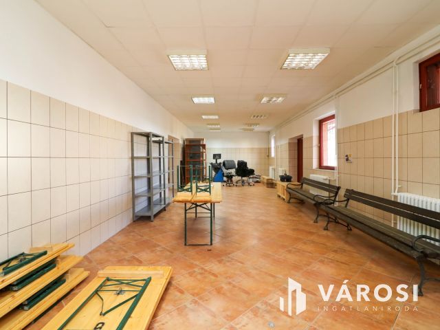 Kiadó raktár vagy üzlethelyiség Békéscsabán